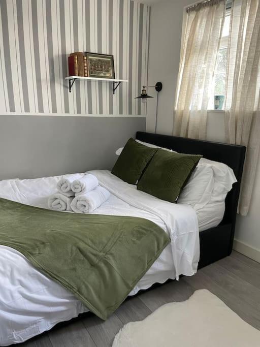 One Bedroom Putney Village Flat Apartment London