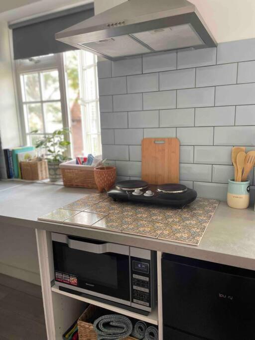 One Bedroom Putney Village Flat *